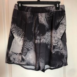 Men’s Lululemon Shorts - Patterned, Size Medium